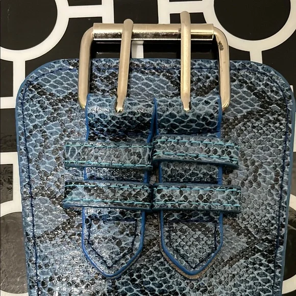 Blue and Black Faux Snakeskin S/M 34.75” Belt with Double Closure Silver Buckle - Picture 8 of 15